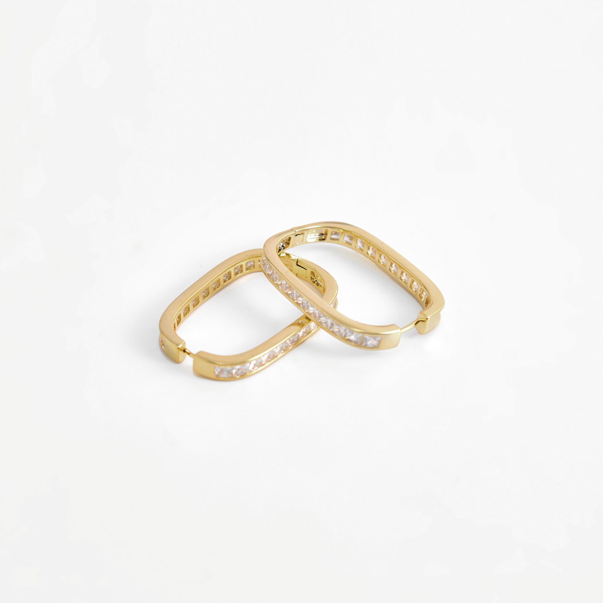 Livia Hoops Medium
